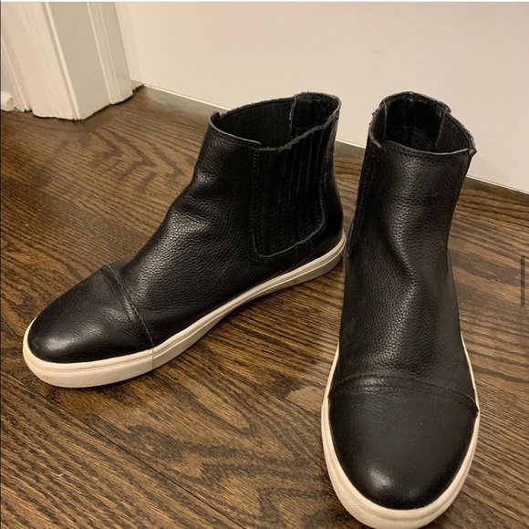 Steve Madden Shoes - Steve Madden booties/sneakers